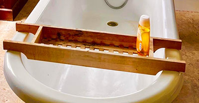 Bath shelf